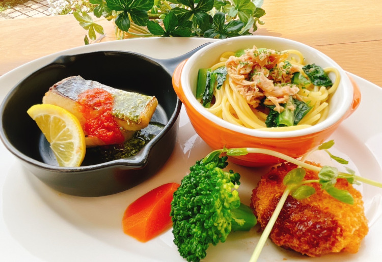 お魚のプレートランチ