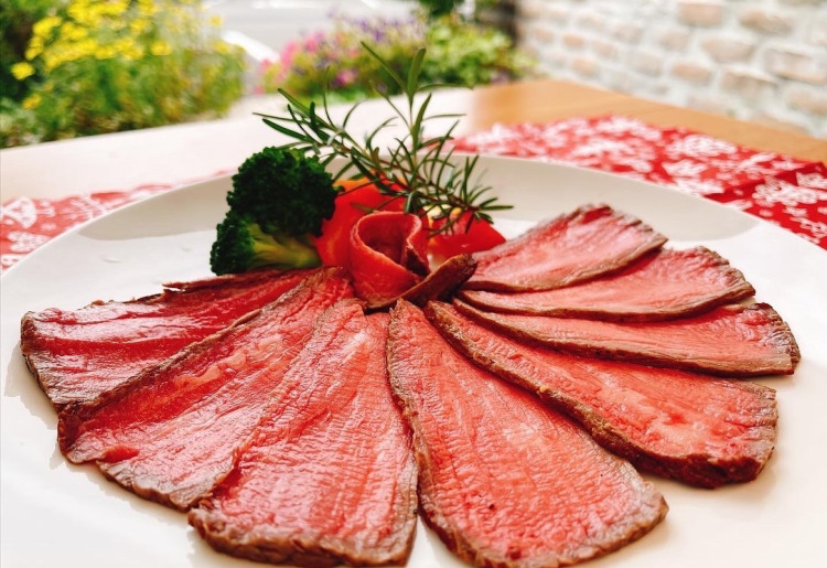 鳥取和牛自家製ローストビーフ