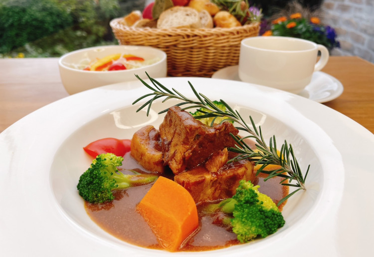 シェフのおすすめ肉料理