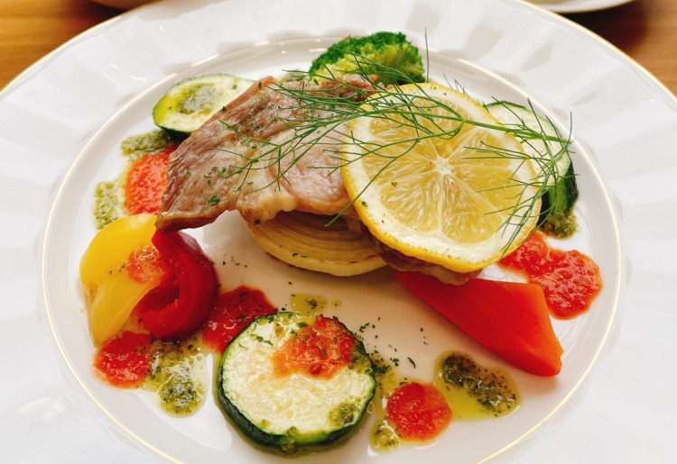 シェフのおすすめ肉料理